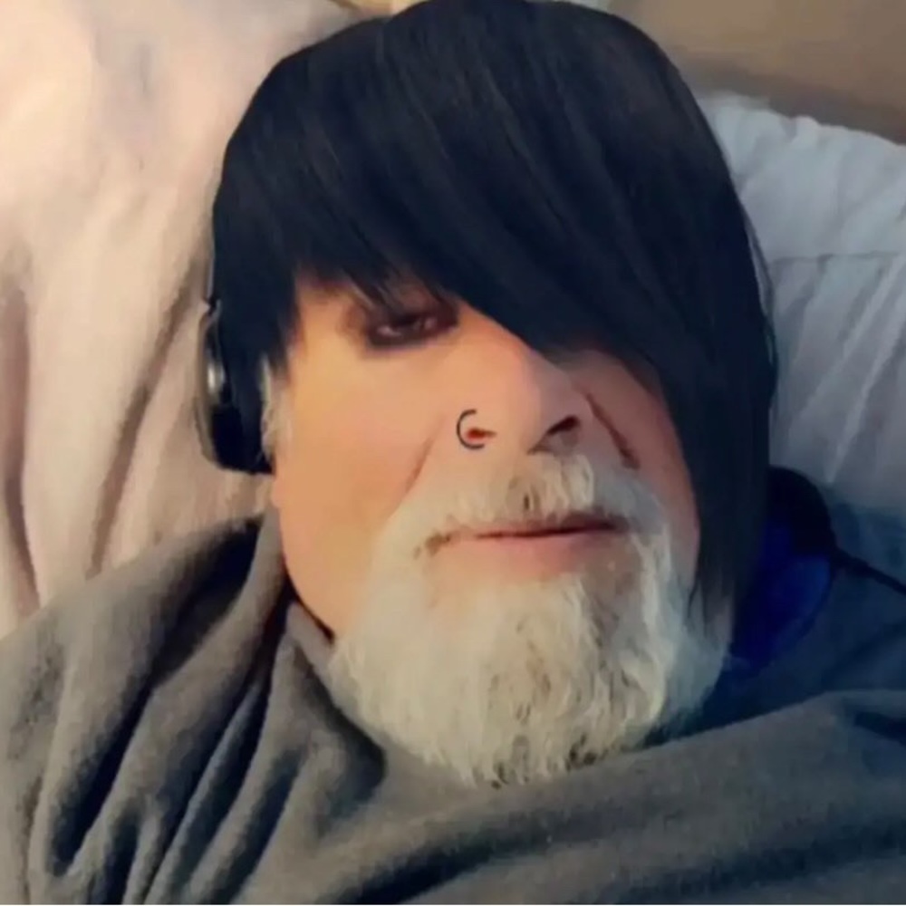 Meet your Posher, Hillary